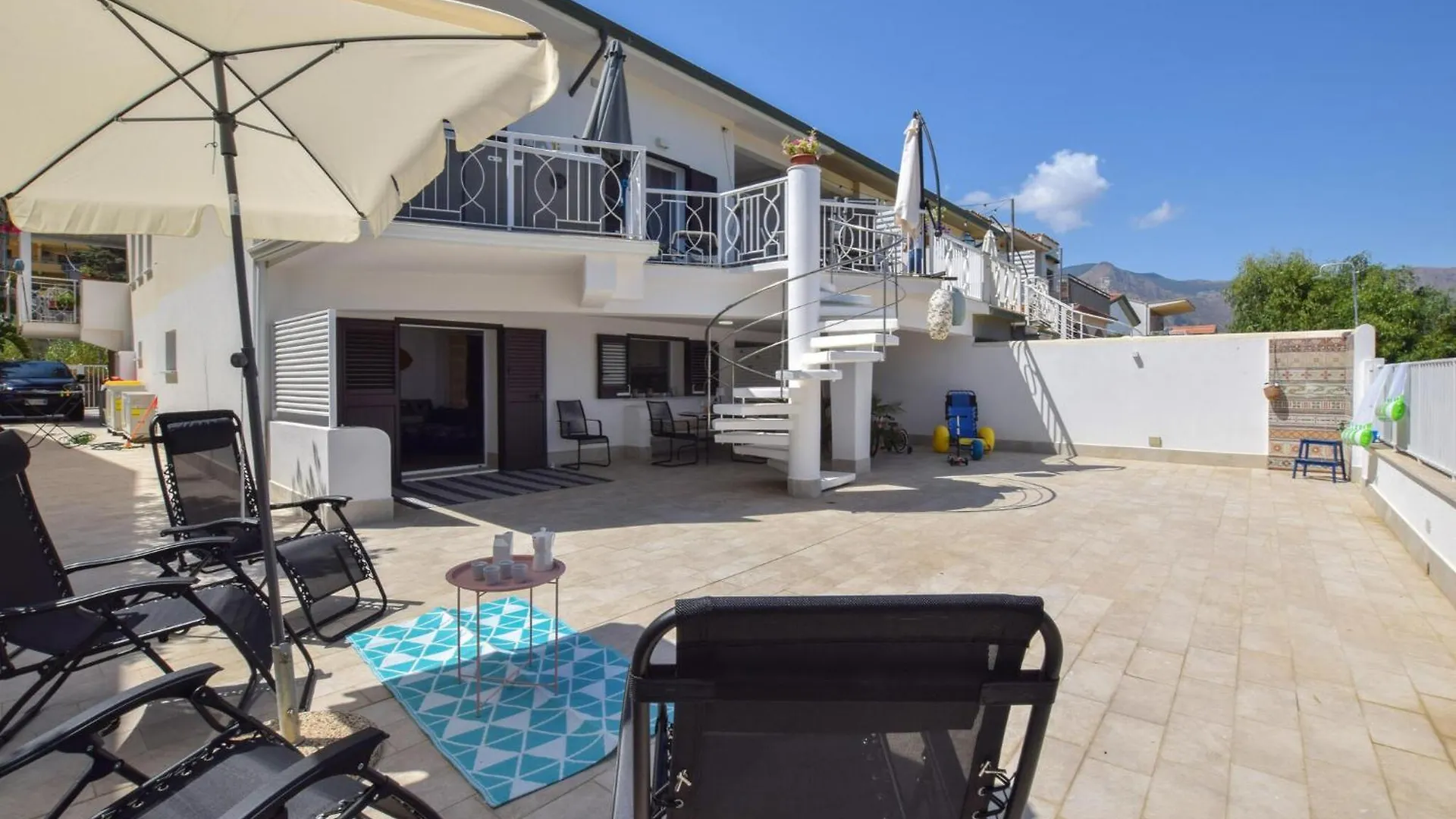 3 Bedroom Stunning Apartment In Alcamo