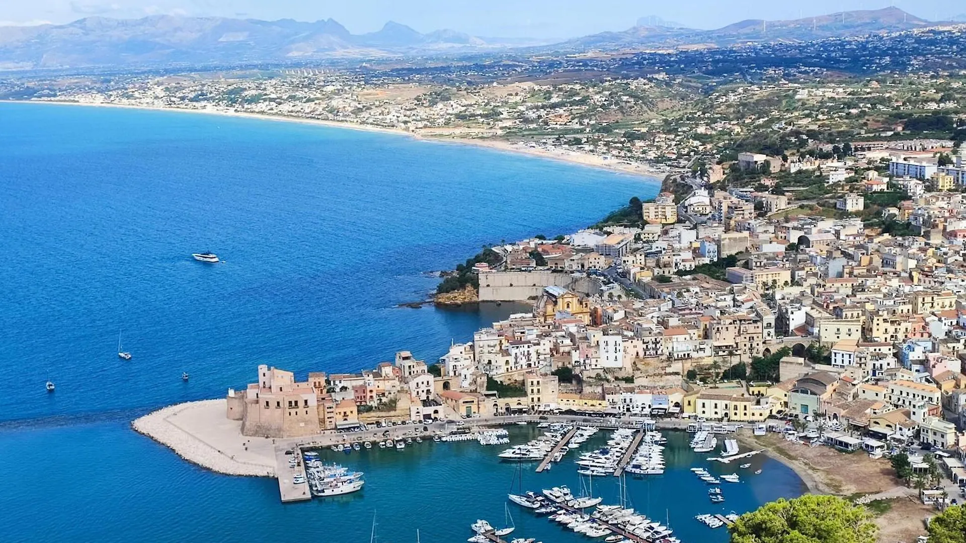 3 Bedroom Stunning Apartment In Alcamo Italien