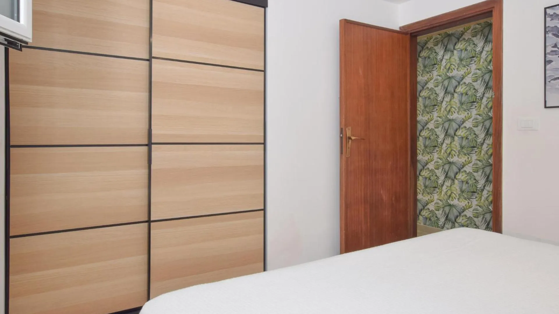 3 Bedroom Stunning Apartment In Alcamo